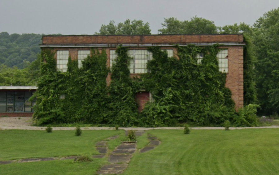Dexter City School building before demolition
