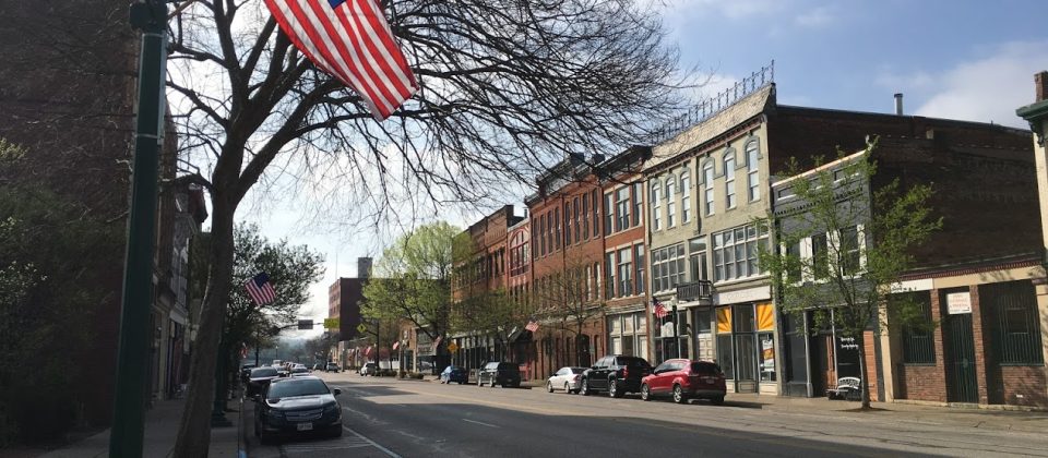 Downtown Marietta buildings and streetscape
