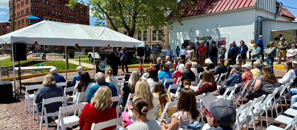 Groundbreaking ceremony at the Marietta Levee